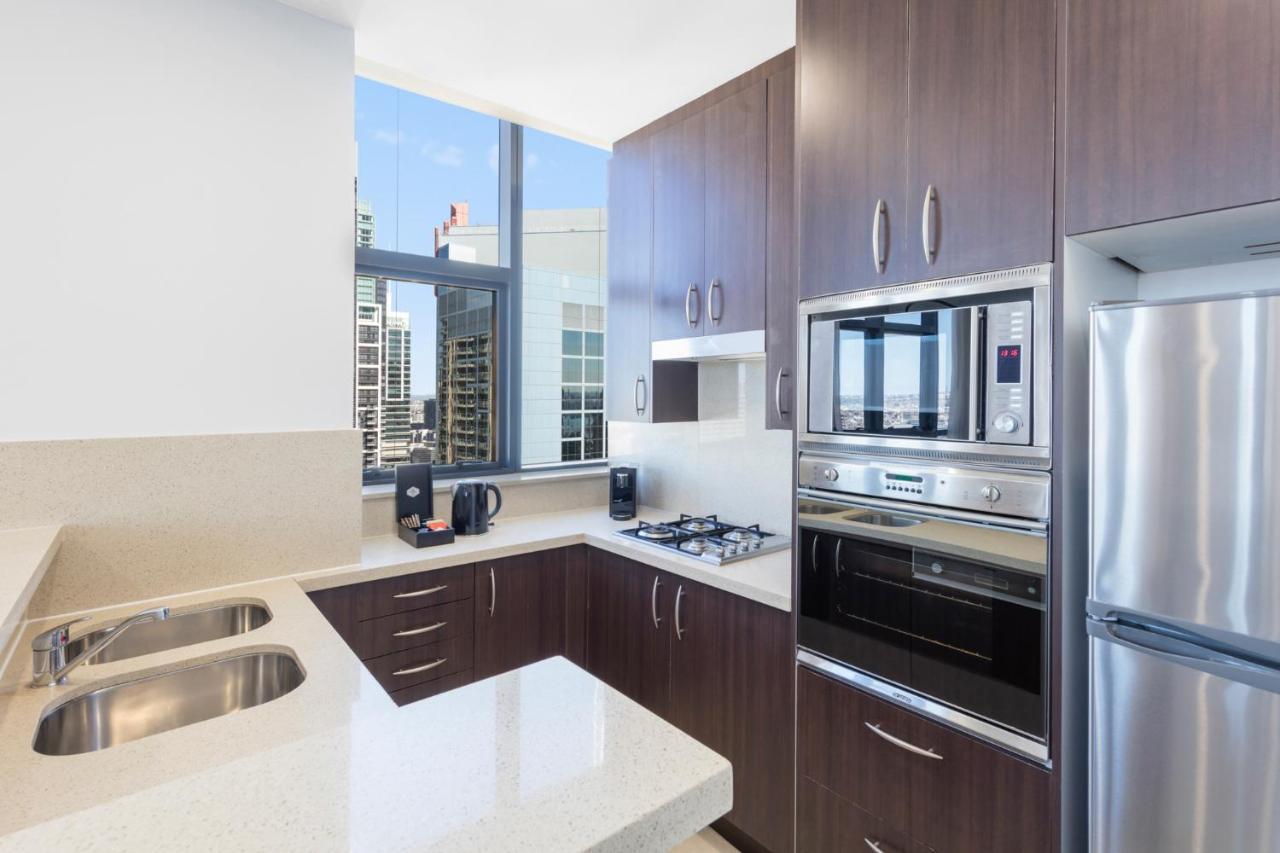 เมอริตัน สวีท พิตต์ สตรีท Hotel ซิดนีย์ ภายนอก รูปภาพ A kitchen in a typical apartment
